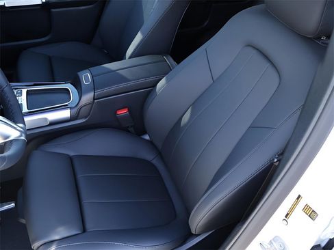 New 2026 Mercedes-Benz GLB 250 4MATIC image 31