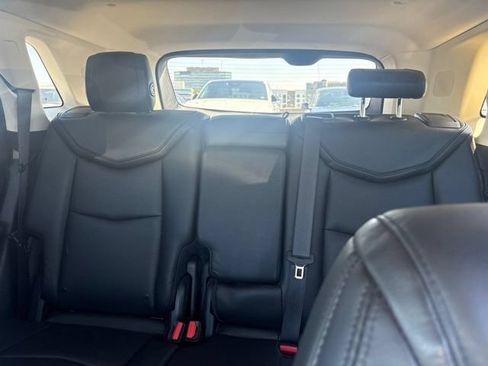 Used 2017 Cadillac XT5 Luxury w/ Driver Awareness Package FWD image 4