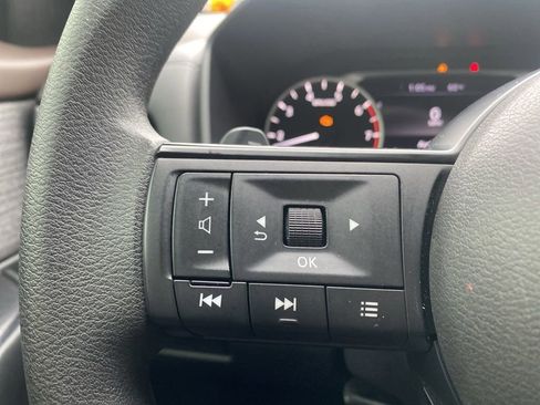 Used 2023 Nissan Rogue S image 16