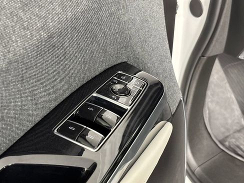 Used 2025 Cadillac Escalade ESV Sport Platinum image 12