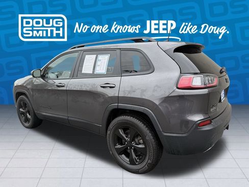 Used 2019 Jeep Cherokee Latitude Plus image 3
