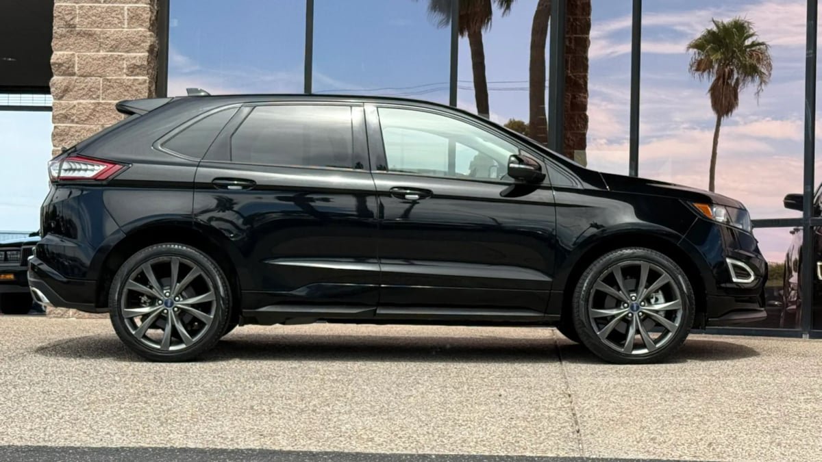 Used 2017 Ford Edge Sport w/ Technology Package AWD/4WD image 16