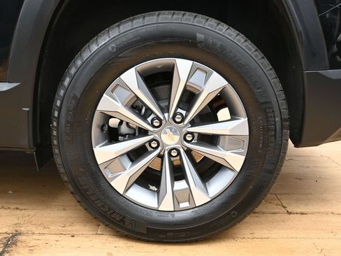 Used 2025 Chevrolet Equinox LT AWD/4WD image 9