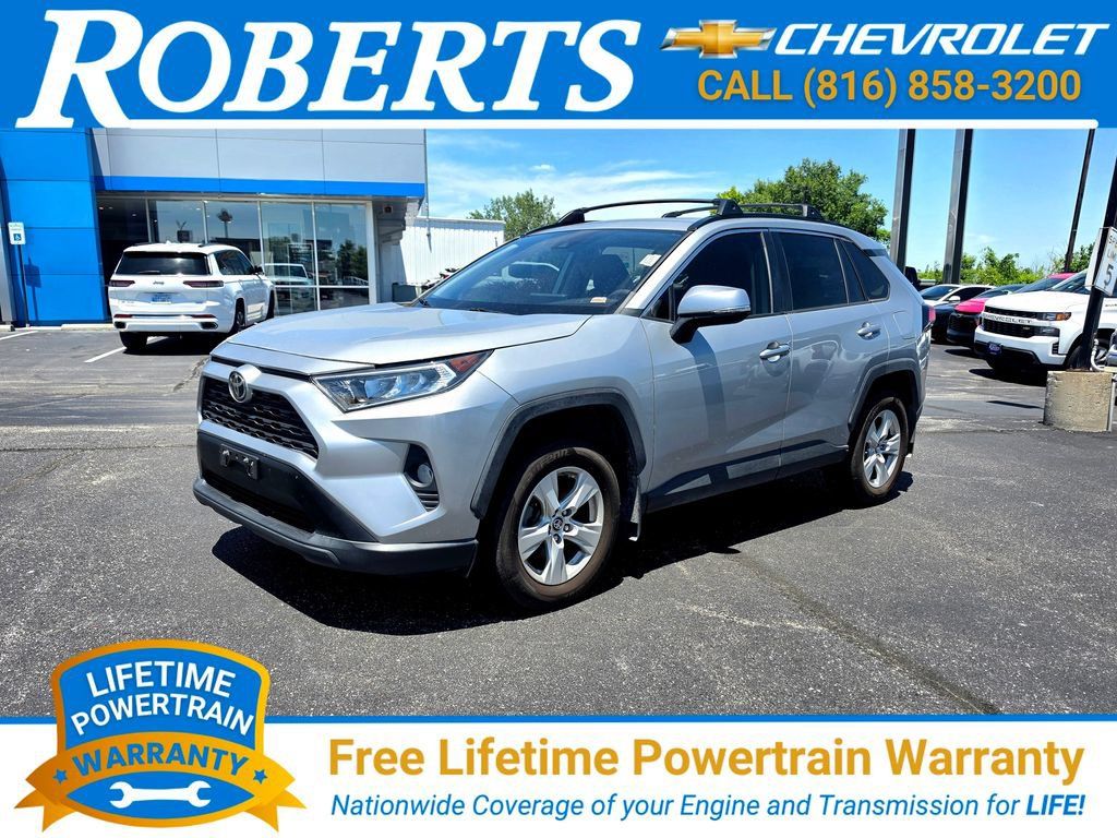 Used 2019 Toyota RAV4 XLE FWD image 1