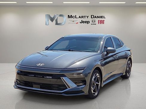 Used 2024 Hyundai Sonata SEL w/ Convenience Package FWD image 2