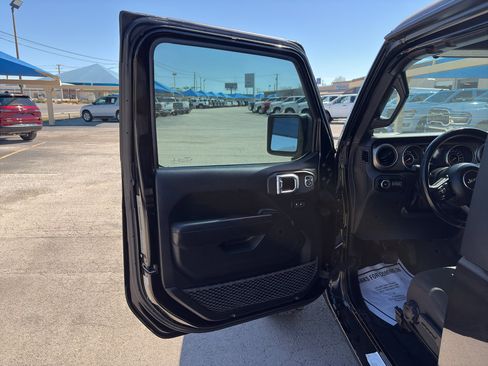 Used 2020 Jeep Wrangler Sport image 10