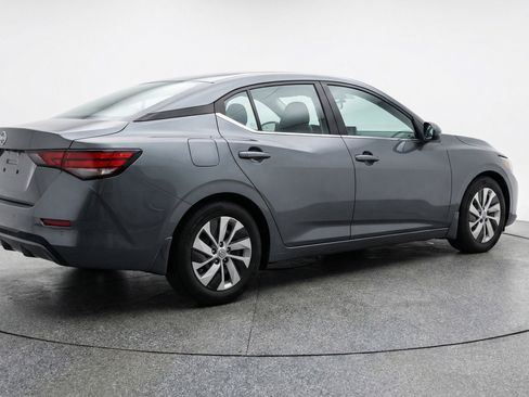 Used 2025 Nissan Sentra S image 9