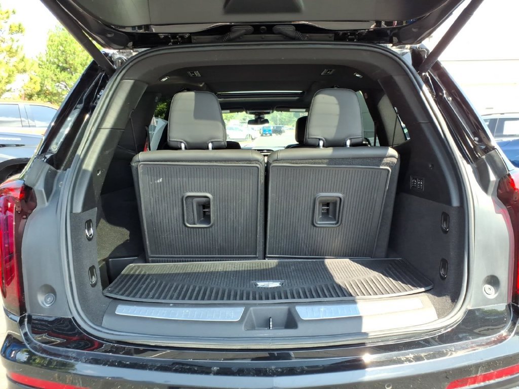 Used 2024 Cadillac XT6 Premium Luxury w/ LPO, Floor Liner Package AWD/4WD image 8