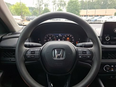 Used 2025 Honda Accord LX image 19