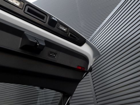 Certified 2025 Porsche Panamera image 29