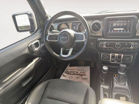 Used 2021 Jeep Wrangler Unlimited Sahara AWD/4WD image 11
