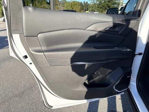 New 2026 Chevrolet Traverse RS image 9