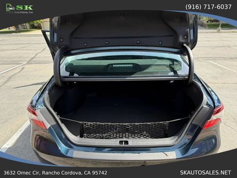 Used 2021 Toyota Camry SE w/ Carpet Mat Package (TMS) image 27