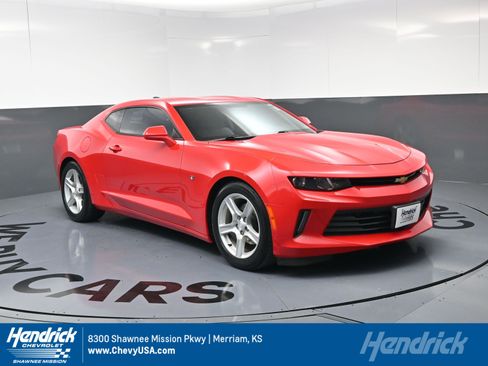 Used 2016 Chevrolet Camaro LT image 1