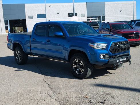 Used 2016 Toyota Tacoma 4x4 Double Cab image 2