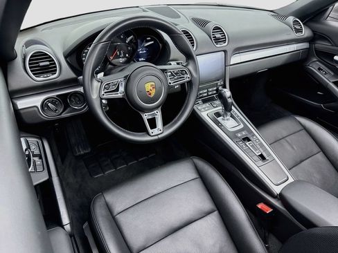 Used 2018 Porsche 718 Boxster RWD image 9