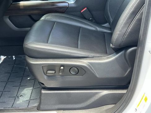 Used 2022 GMC Sierra 1500 SLT w/ SLT Convenience Package AWD/4WD image 26