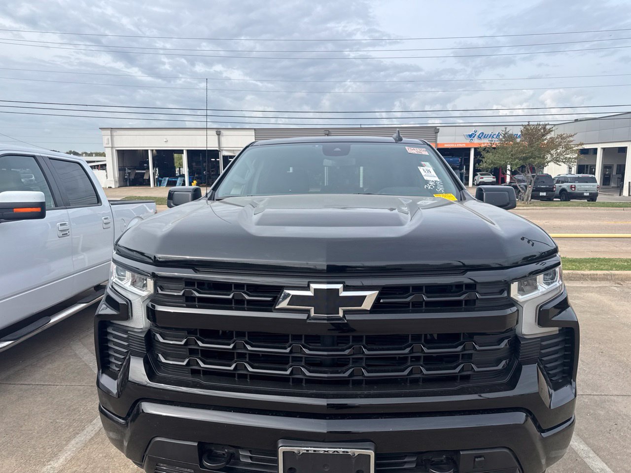 Used 2023 Chevrolet Silverado 1500 RST AWD/4WD image 2