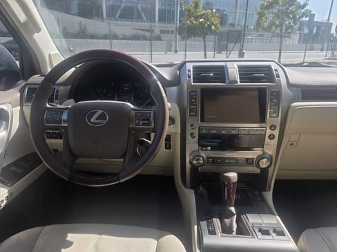 Used 2018 Lexus GX 460 Premium w/ Premium Package AWD/4WD image 24