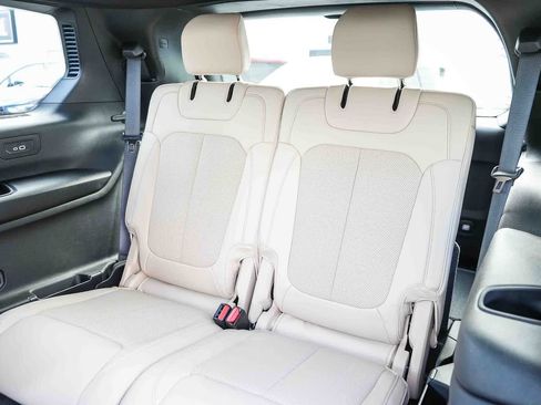 New 2026 Jeep Grand Cherokee L Limited w/ Luxury Tech Group II AWD/4WD image 21