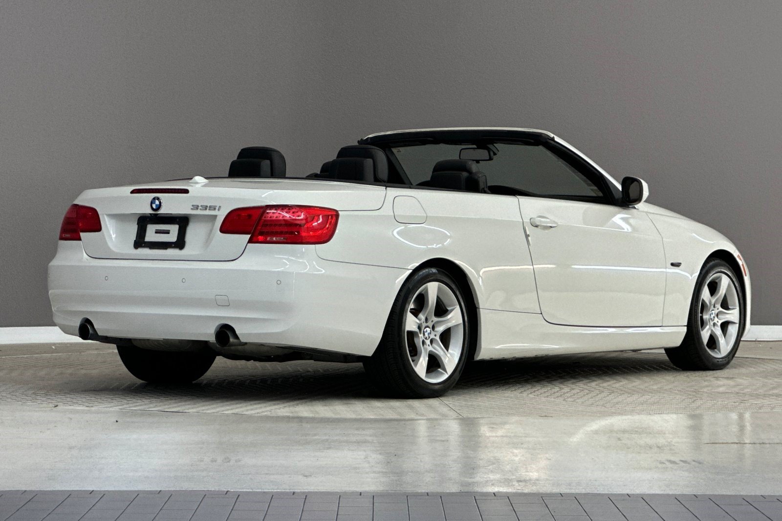 Used 2011 BMW 335i Convertible RWD image 8