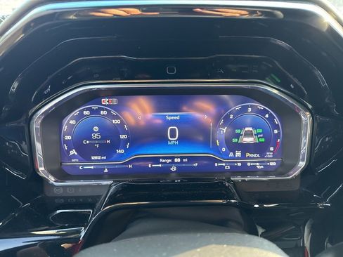 Used 2025 Chevrolet Silverado 2500 LT image 4