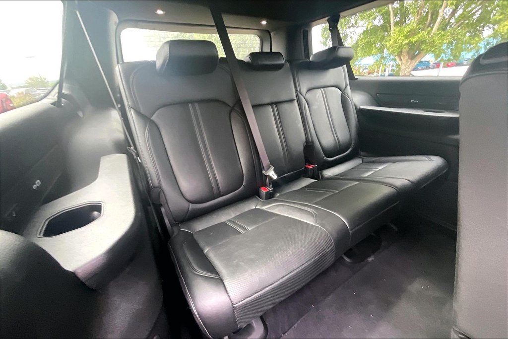 Used 2026 Jeep Grand Wagoneer L Limited w/ 8-Passenger Seating Package AWD/4WD image 28