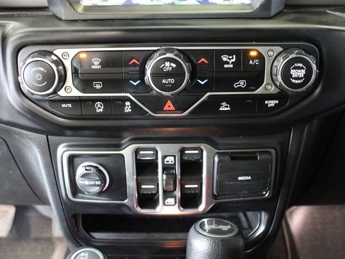 Used 2022 Jeep Wrangler Unlimited Sport w/ Sun And Sound Package AWD/4WD image 30
