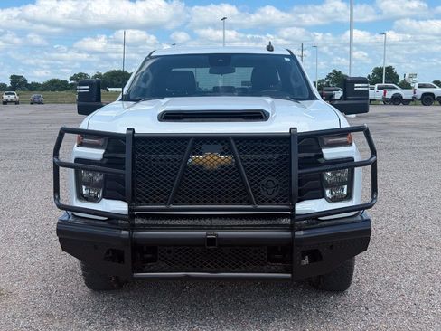 Used 2024 Chevrolet Silverado 2500 W/T w/ WT Convenience Package AWD/4WD image 2