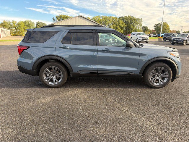 Used 2026 Ford Explorer Active AWD/4WD image 6