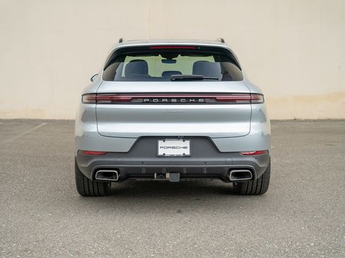 Certified 2025 Porsche Cayenne AWD/4WD image 7