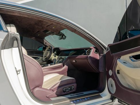 Used 2022 Bentley Continental GT image 66