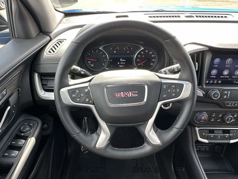 Used 2024 GMC Terrain SLT w/ Elevation Edition image 17