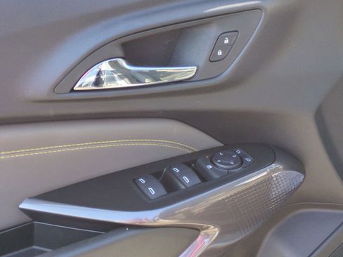 New 2025 Chevrolet Trax ACTIV w/ Driver Confidence Package image 22