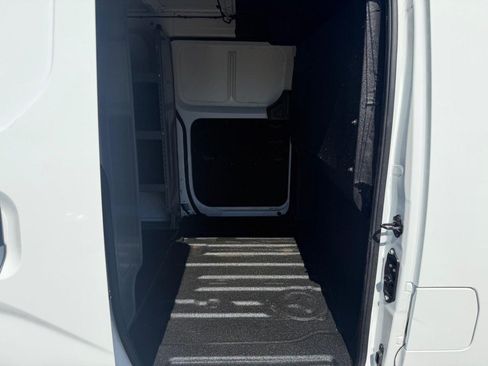 Used 2021 Nissan NV200 S FWD image 18