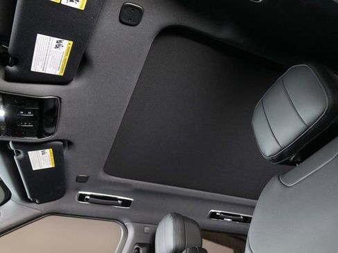 Used 2025 Land Rover Range Rover Sport Dynamic SE image 20