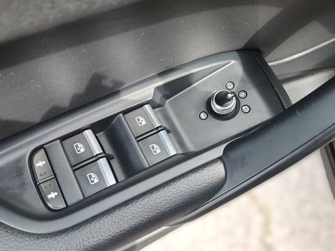 Used 2021 Audi Q5 Premium image 19