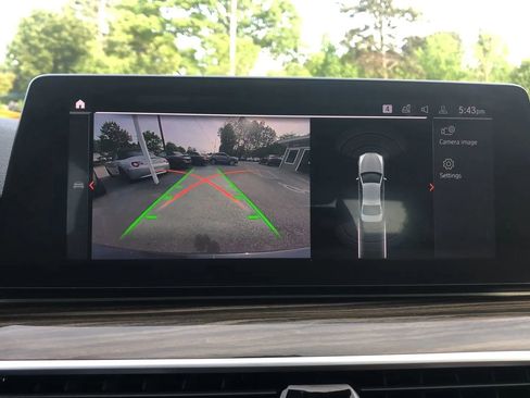 Used 2020 BMW 540i xDrive w/ Premium Package image 24