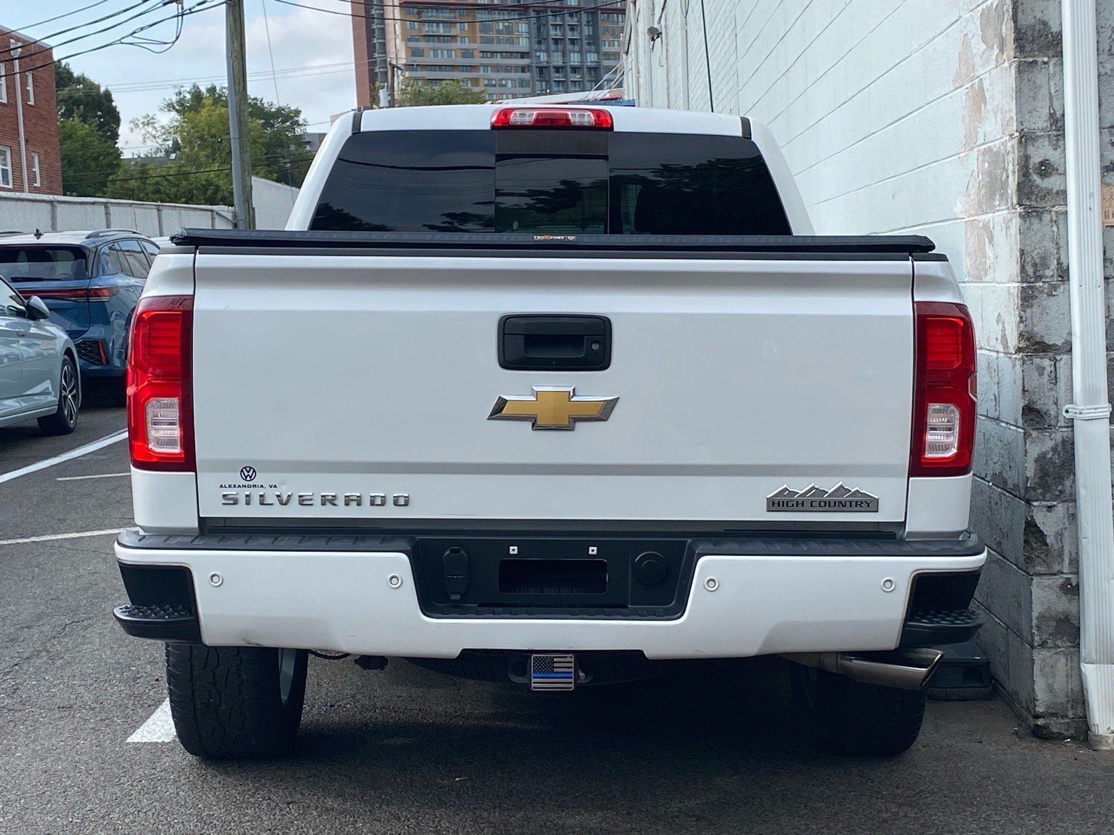 Used 2018 Chevrolet Silverado 1500 High Country RWD image 4