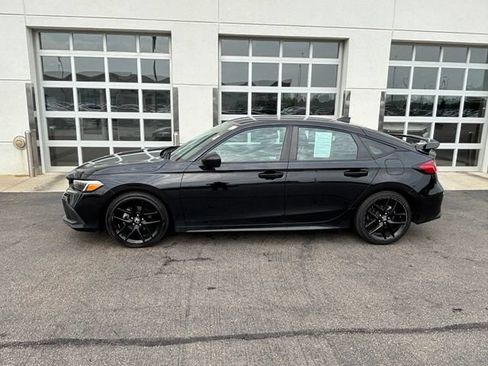 Used 2023 Honda Civic Sport image 3