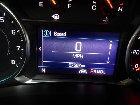 Used 2021 Chevrolet Equinox LT FWD image 21