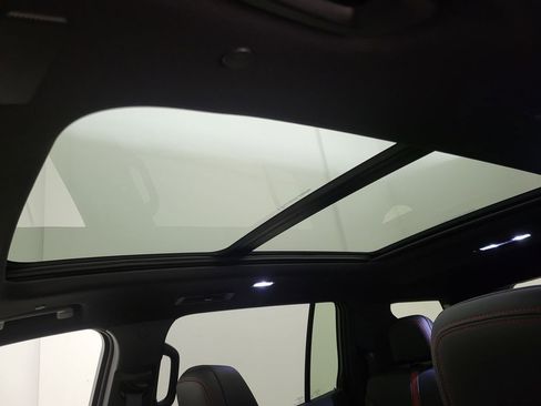 New 2026 Chevrolet Traverse RS w/ LPO, Floor Liner Package image 17