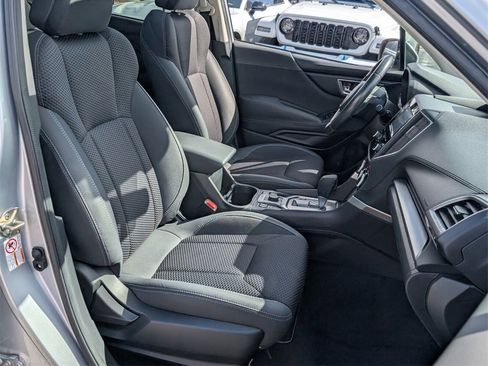 Used 2020 Subaru Forester Premium image 18