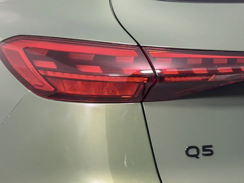 Used 2025 Audi Q5 Premium Plus w/ Premium Plus image 27