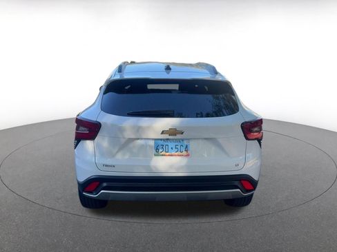 Used 2025 Chevrolet Trax LT image 12