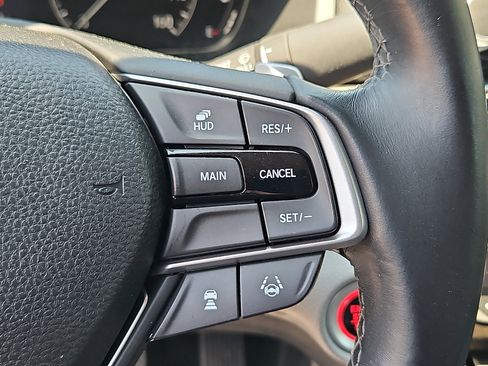 Used 2018 Honda Accord Touring image 23
