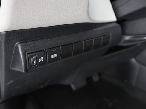 Used 2024 Toyota Corolla LE FWD image 38