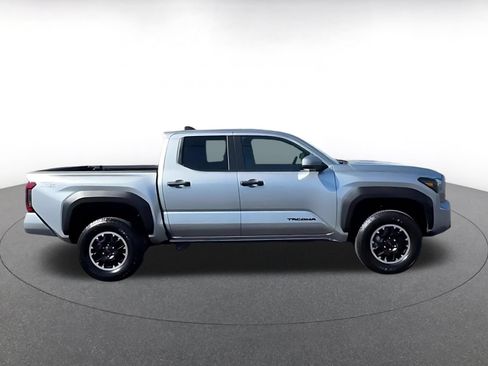 Used 2025 Toyota Tacoma TRD Off-Road AWD/4WD image 16