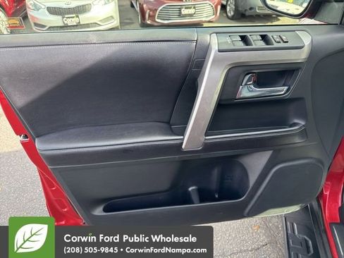 Used 2016 Toyota 4Runner SR5 Premium image 15