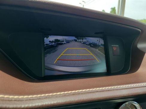 Used 2016 Lexus ES 350 w/ Luxury Package w/Wood Trim FWD image 61
